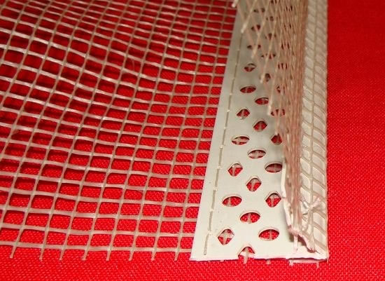 Starkes, leichtes Netz, ideal für die Stabilität von Stuckarbeiten.